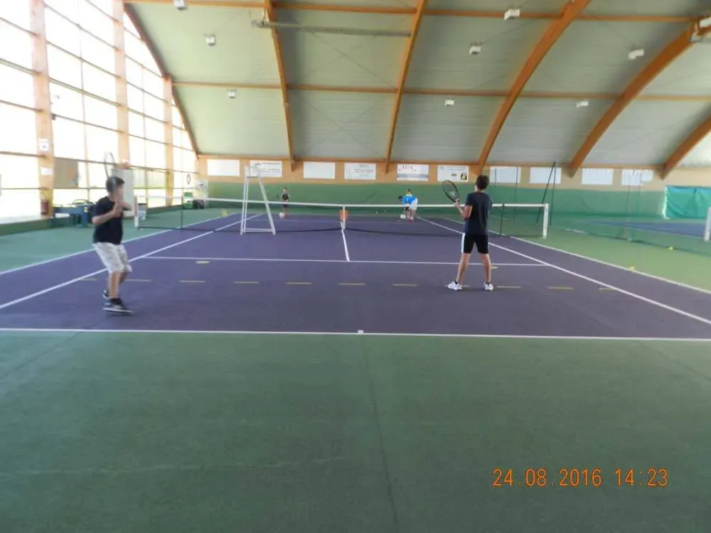 Couverture court de tennis près de Montceau-les-Mines
