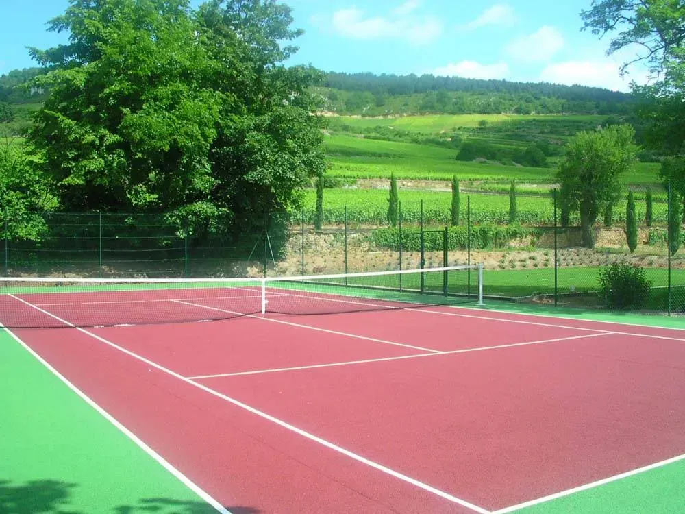 Construction terrain tennis près de Montceau-les-Mines